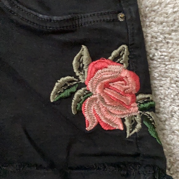 Black jeans short - Picture 2 of 5